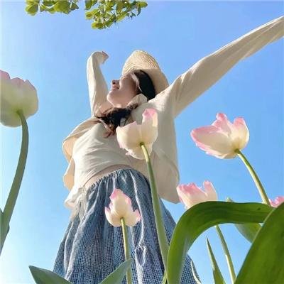 比基尼少女